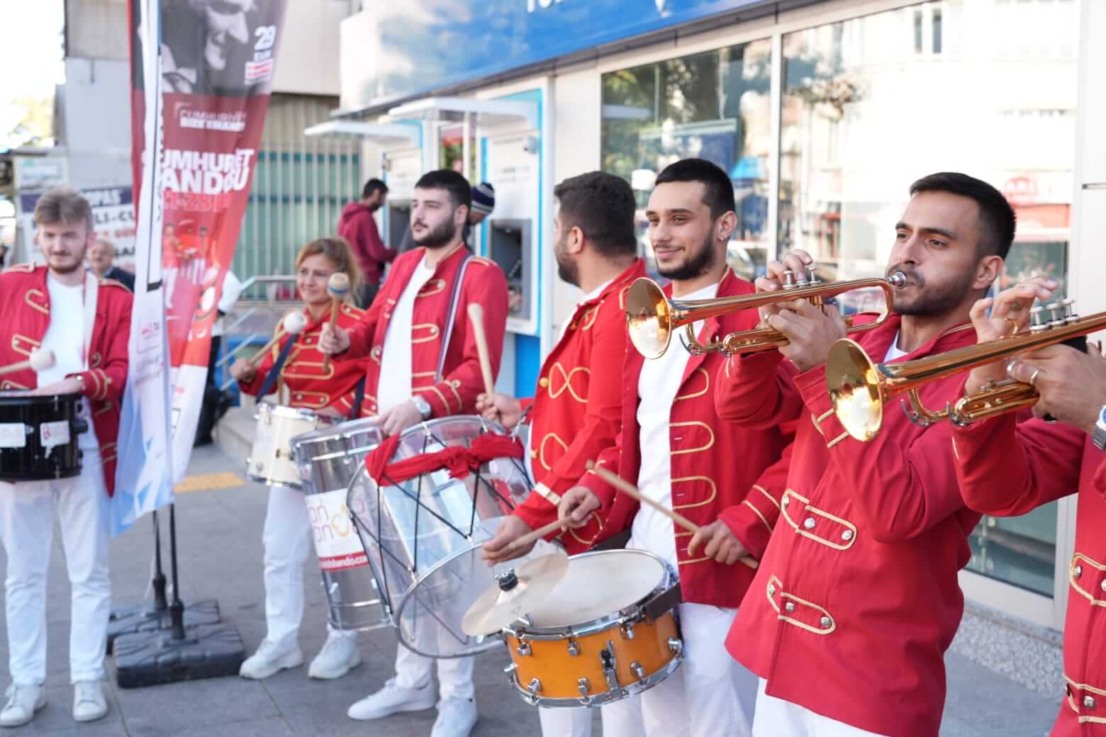 Kadıköy Cumhuriyet Bayramı’nı kutlamaya başladı